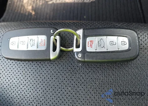 2016 Hyundai Veloster Turbo z USA, uszkodzony, nr VIN KMHTC6AE0GU293981